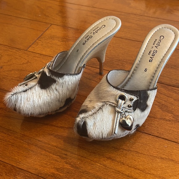 cyndy sasys Shoes - Italian sandals wood heels pomps 6 Cindy Says goat hair, unique decoration metal